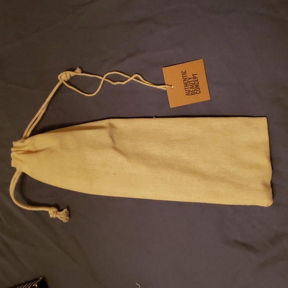 AUTHENTIC BEAUTY CONCEPT - Picture 3 of 3